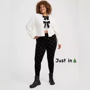 Torrid Black Velour Leggings😍